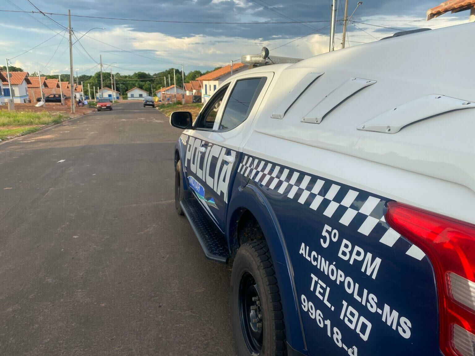 Imagem de compartilhamento para o artigo Homem é preso em Pedro Gomes após espancar esposa e impedir pedido de socorro da MS Todo dia